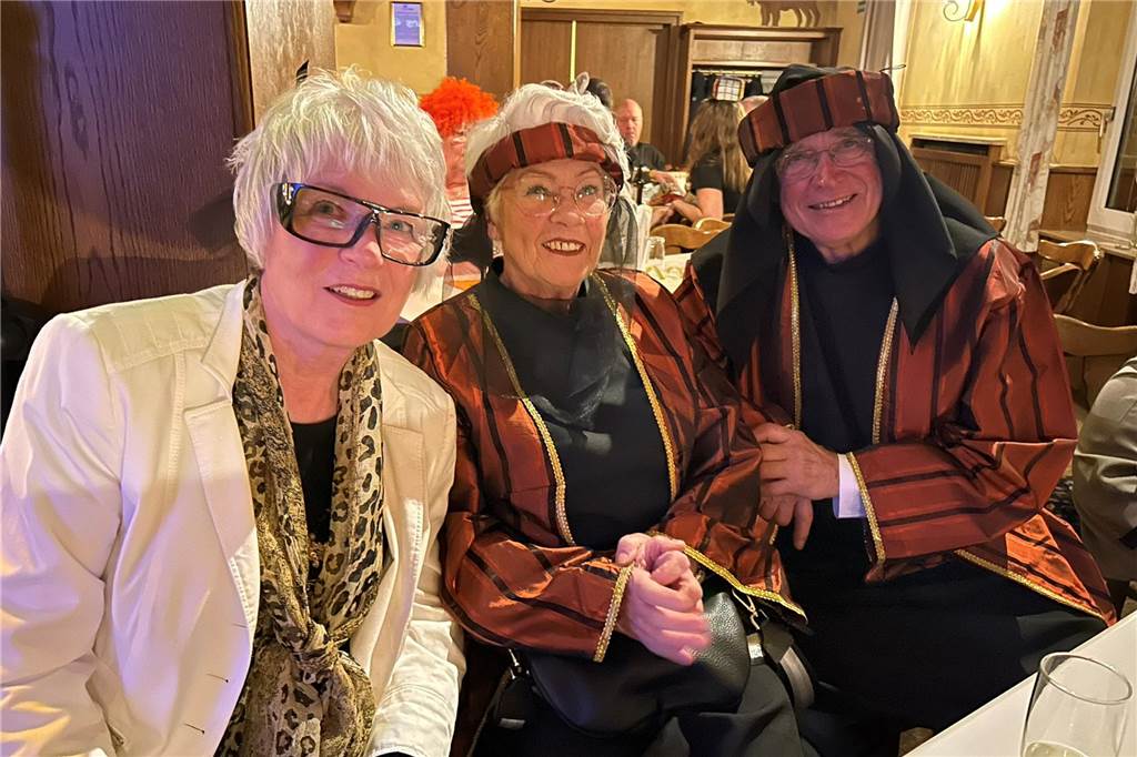 Impressionen der Auftaktveranstaltung beim EAV Karneval in der Gaststätte von Arno Brömmel in Erle.
