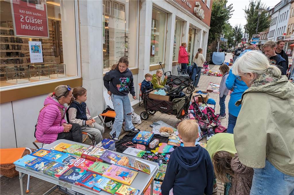 Impressionen vom Altstadtfest: Die Innenstadt von Dorsten und die Angebote beim verkaufsoffenen Sonntag waren gut besucht.