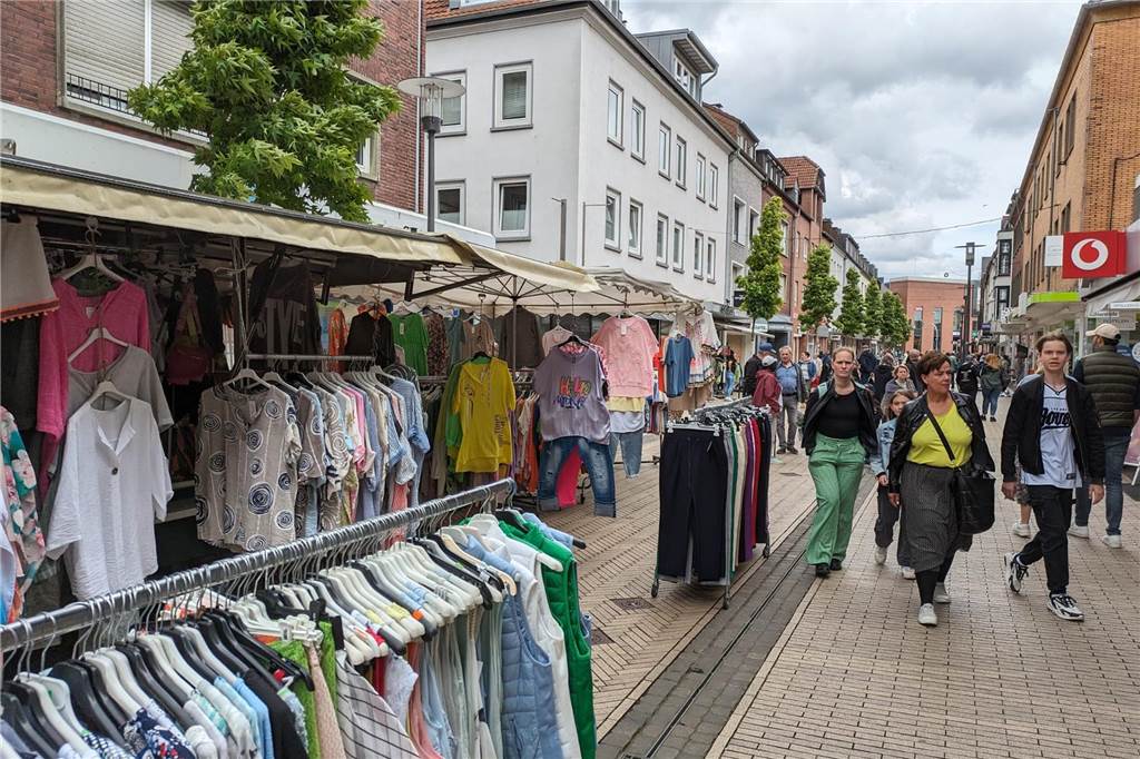 Impressionen vom Altstadtfest: Die Innenstadt von Dorsten und die Angebote beim verkaufsoffenen Sonntag waren gut besucht.
