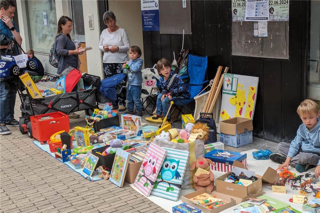 Impressionen vom Altstadtfest: Die Innenstadt von Dorsten und die Angebote beim verkaufsoffenen Sonntag waren gut besucht.