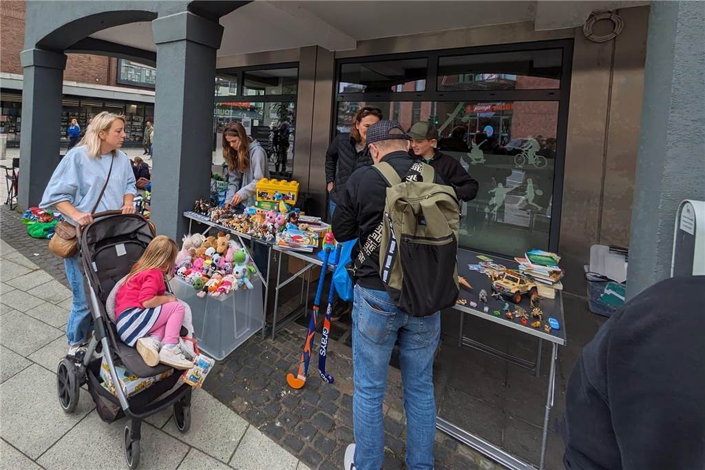 Impressionen vom Altstadtfest: Die Innenstadt von Dorsten und die Angebote beim verkaufsoffenen Sonntag waren gut besucht.