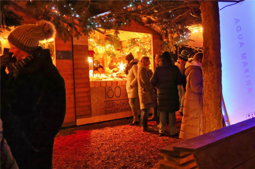 Impressionen vom Auftakt des Adventsmarktes der Oude Marie in Dorsten am Freitagabend (20.12.)