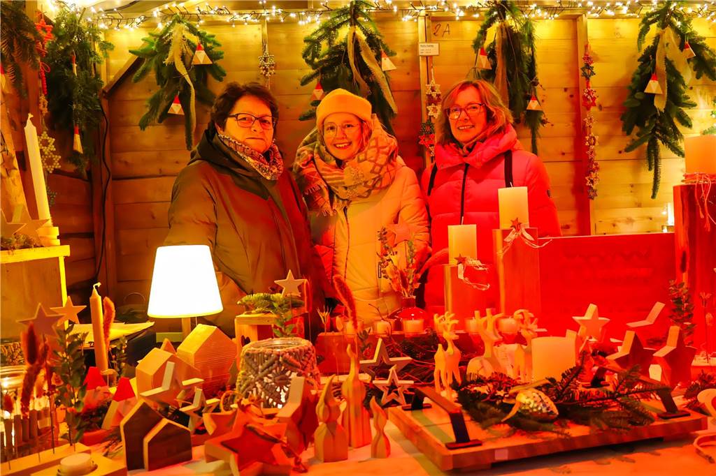 Impressionen vom Auftakt des Adventsmarktes der Oude Marie in Dorsten am Freitagabend (20.12.)