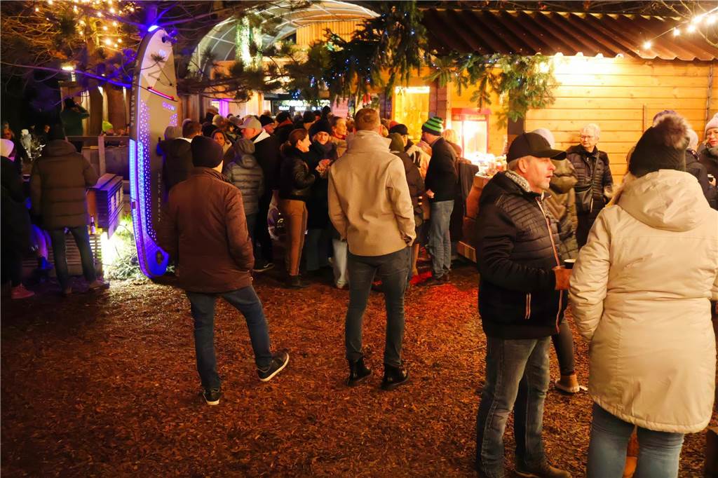 Impressionen vom Auftakt des Adventsmarktes der Oude Marie in Dorsten am Freitagabend (20.12.)