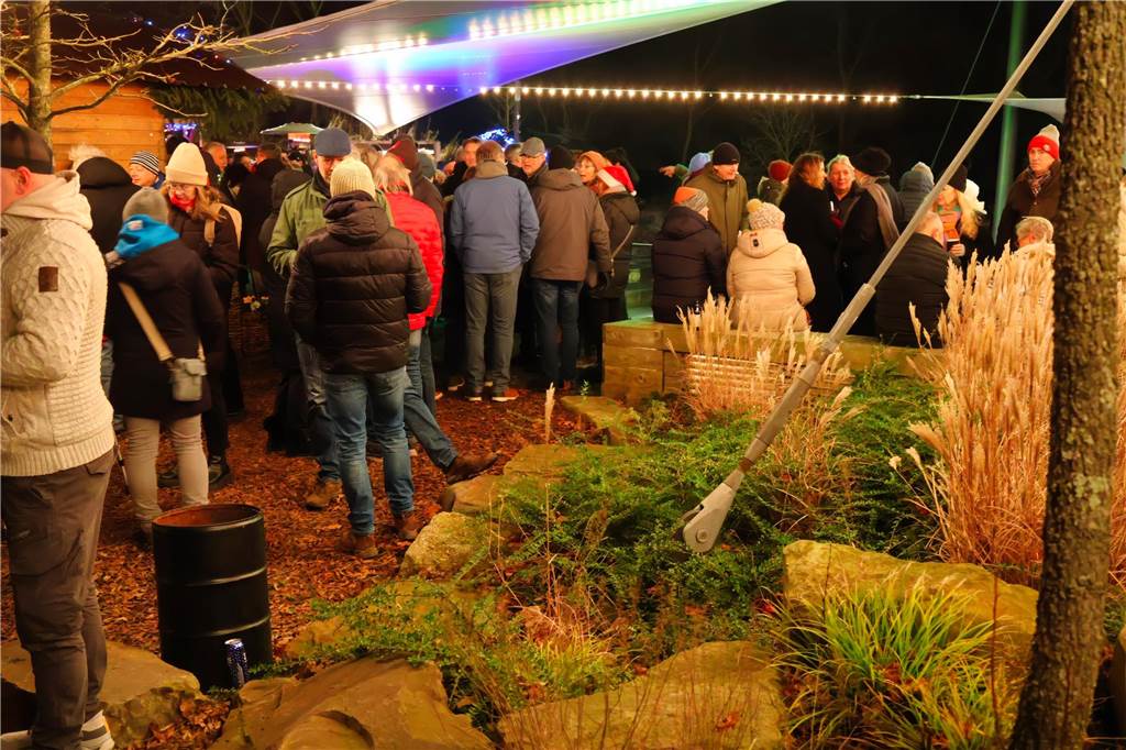 Impressionen vom Auftakt des Adventsmarktes der Oude Marie in Dorsten am Freitagabend (20.12.)