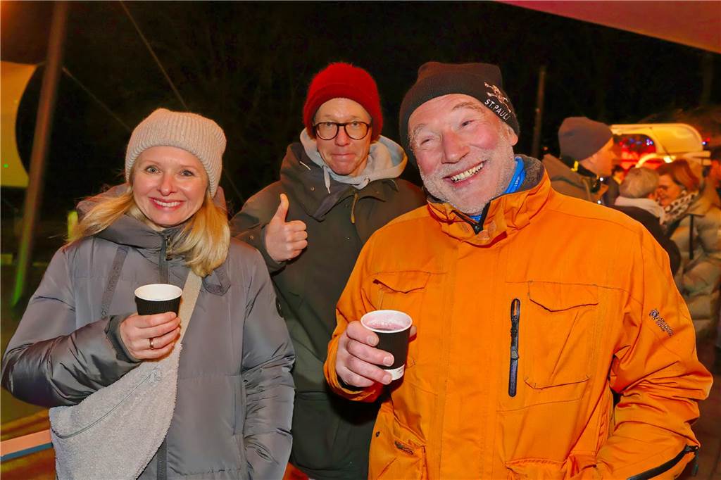 Impressionen vom Auftakt des Adventsmarktes der Oude Marie in Dorsten am Freitagabend (20.12.)