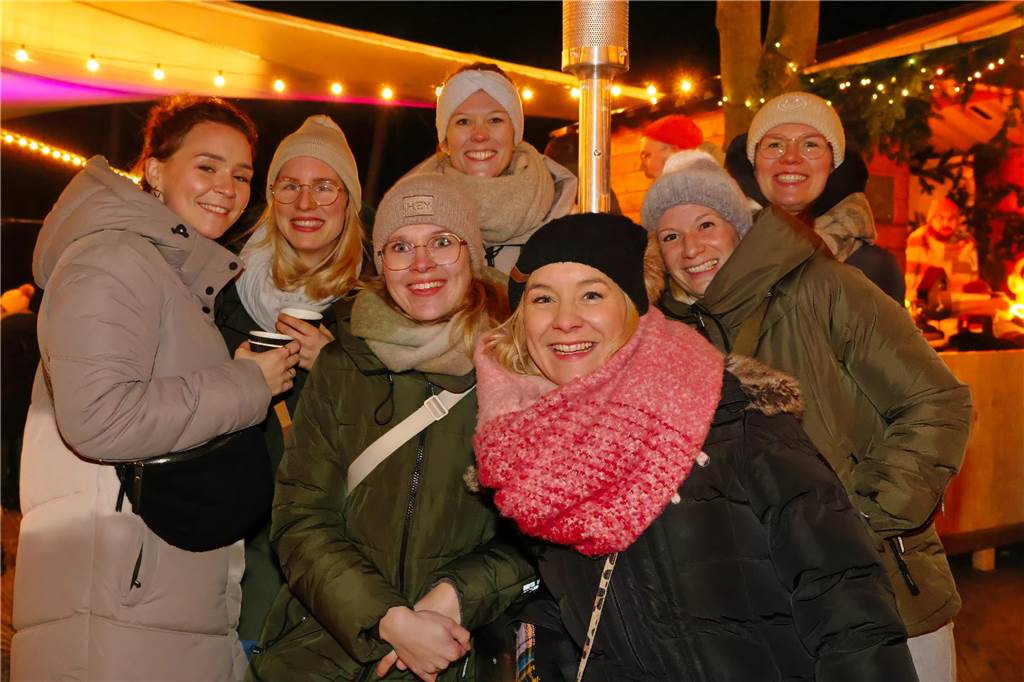 Impressionen vom Auftakt des Adventsmarktes der Oude Marie in Dorsten am Freitagabend (20.12.)