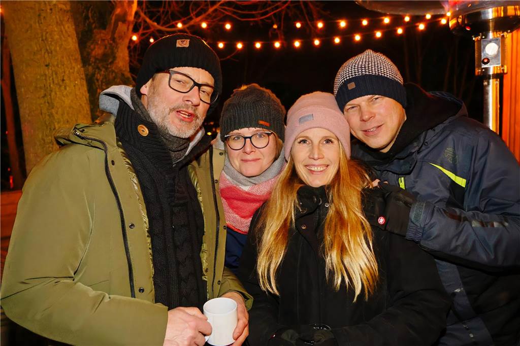 Impressionen vom Auftakt des Adventsmarktes der Oude Marie in Dorsten am Freitagabend (20.12.)