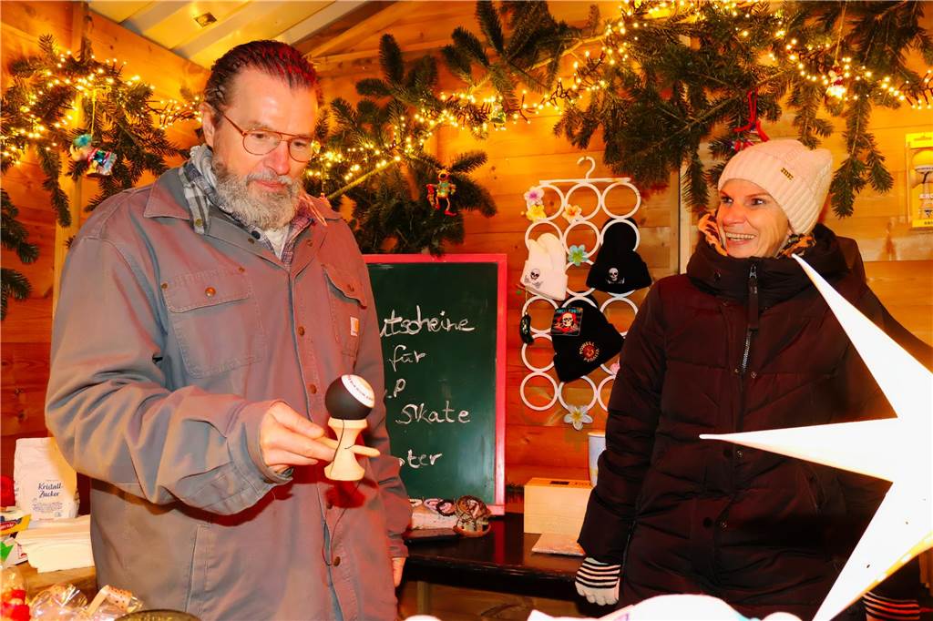 Impressionen vom Auftakt des Adventsmarktes der Oude Marie in Dorsten am Freitagabend (20.12.)