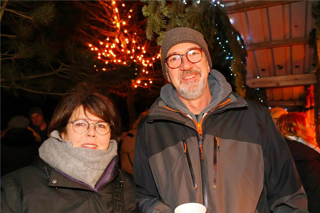 Impressionen vom Auftakt des Adventsmarktes der Oude Marie in Dorsten am Freitagabend (20.12.)