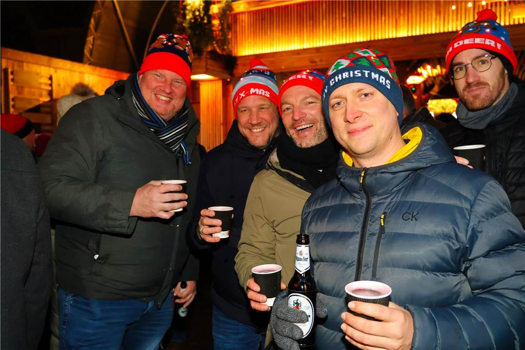 Impressionen vom Auftakt des Adventsmarktes der Oude Marie in Dorsten am Freitagabend (20.12.)
