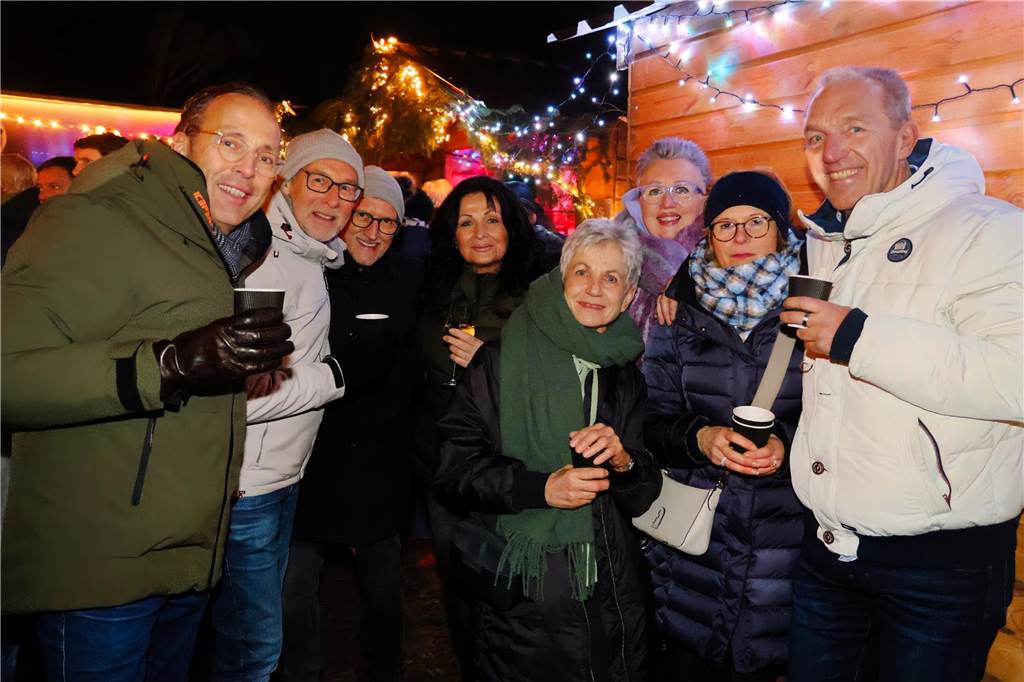 Impressionen vom Auftakt des Adventsmarktes der Oude Marie in Dorsten am Freitagabend (20.12.)