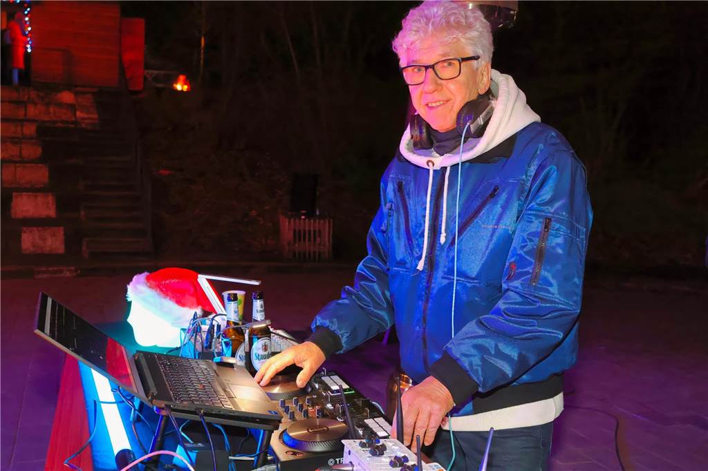 Impressionen vom Auftakt des Adventsmarktes der Oude Marie in Dorsten am Freitagabend (20.12.)