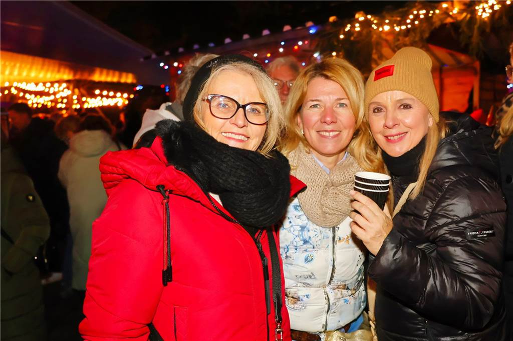 Impressionen vom Auftakt des Adventsmarktes der Oude Marie in Dorsten am Freitagabend (20.12.)