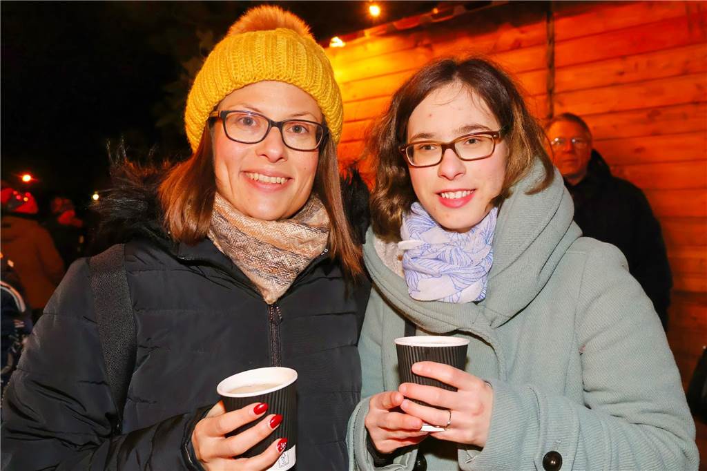 Impressionen vom Auftakt des Adventsmarktes der Oude Marie in Dorsten am Freitagabend (20.12.)