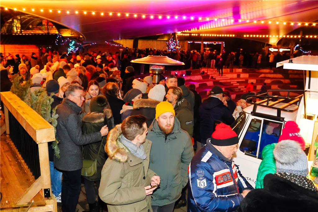 Impressionen vom Auftakt des Adventsmarktes der Oude Marie in Dorsten am Freitagabend (20.12.)