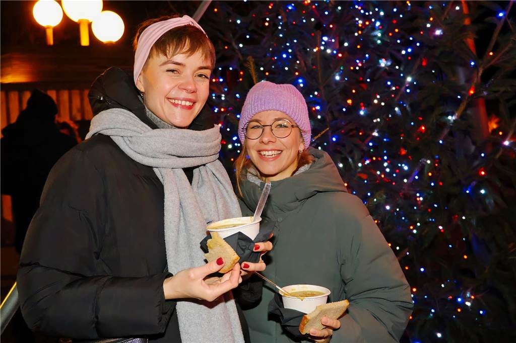 Impressionen vom Auftakt des Adventsmarktes der Oude Marie in Dorsten am Freitagabend (20.12.)