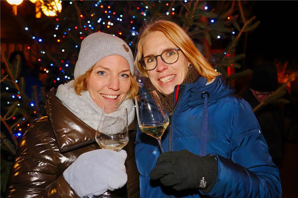 Impressionen vom Auftakt des Adventsmarktes der Oude Marie in Dorsten am Freitagabend (20.12.)