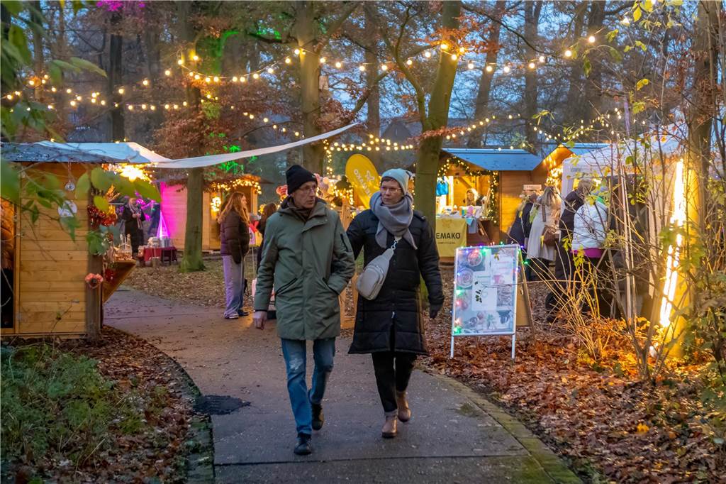 Impressionen vom Auftakt des Lichterfestes im Wenninghof 2023. 