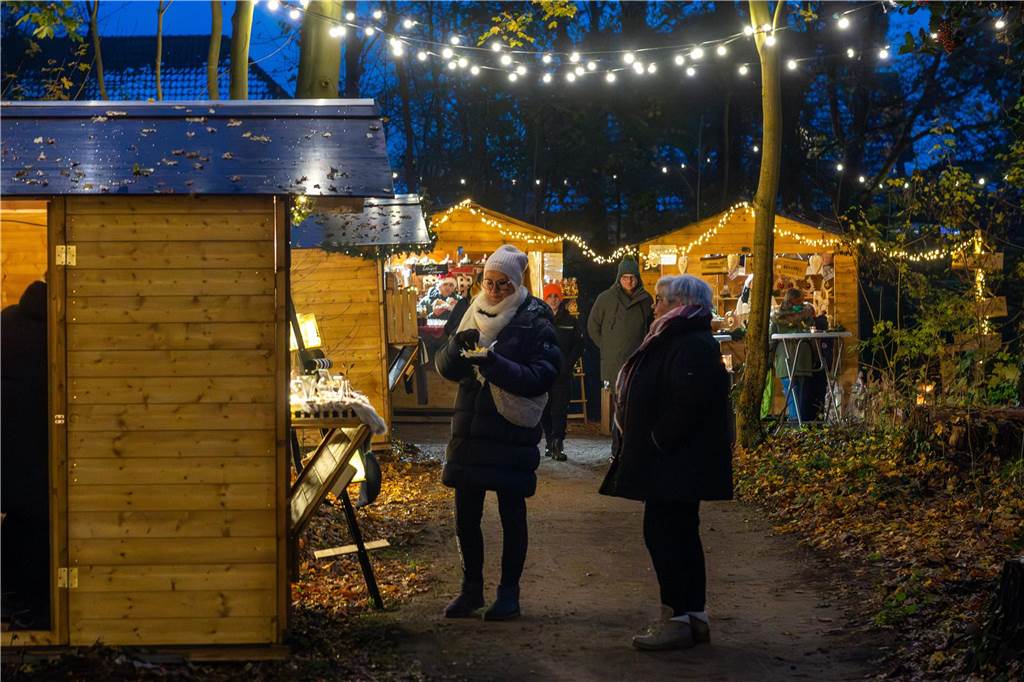 Impressionen vom Auftakt des Lichterfestes im Wenninghof 2023. 
