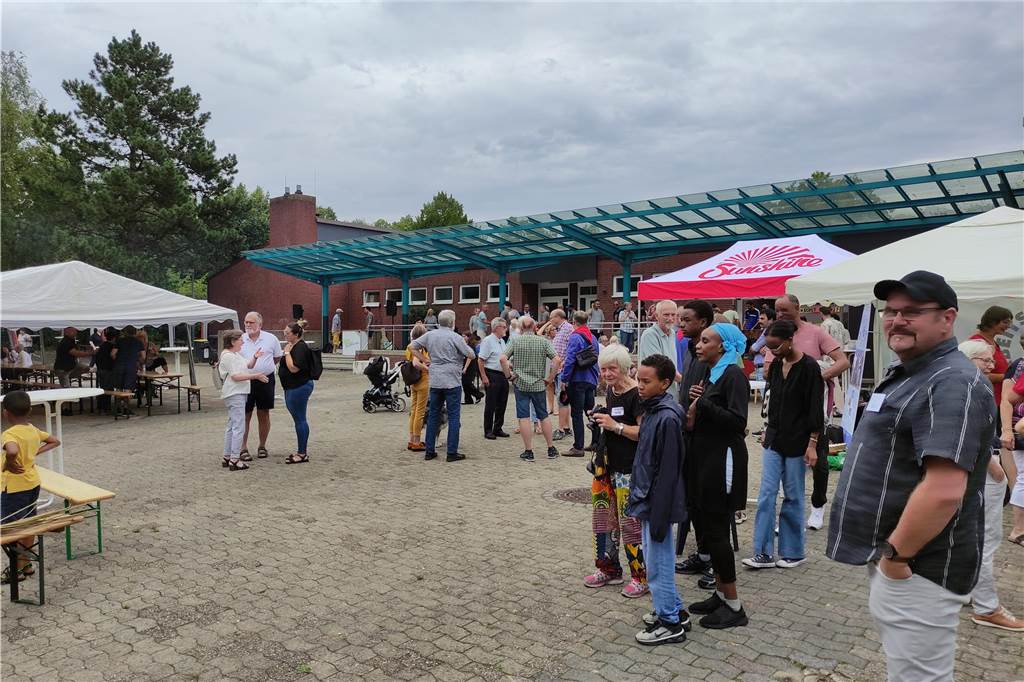 Impressionen vom Begegnungsfest mit Flüchtlingen am Samstag (19. August) auf dem Gelände des Förderzentrums Nord.
