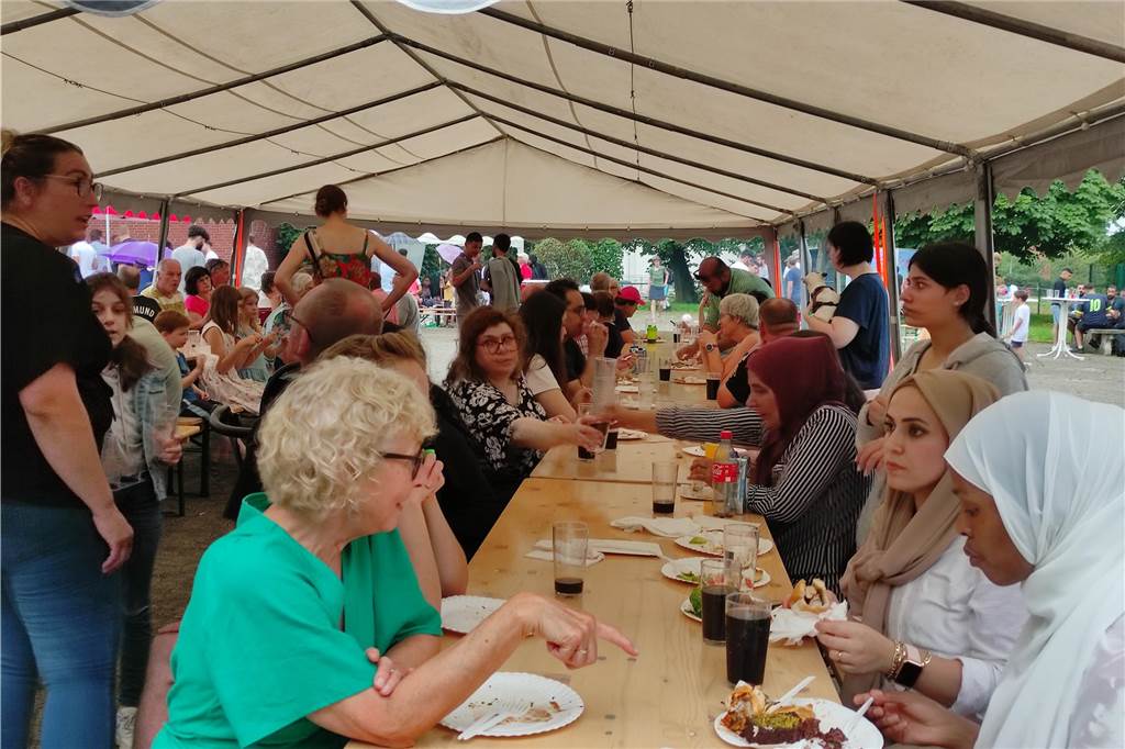 Impressionen vom Begegnungsfest mit Flüchtlingen am Samstag (19. August) auf dem Gelände des Förderzentrums Nord.