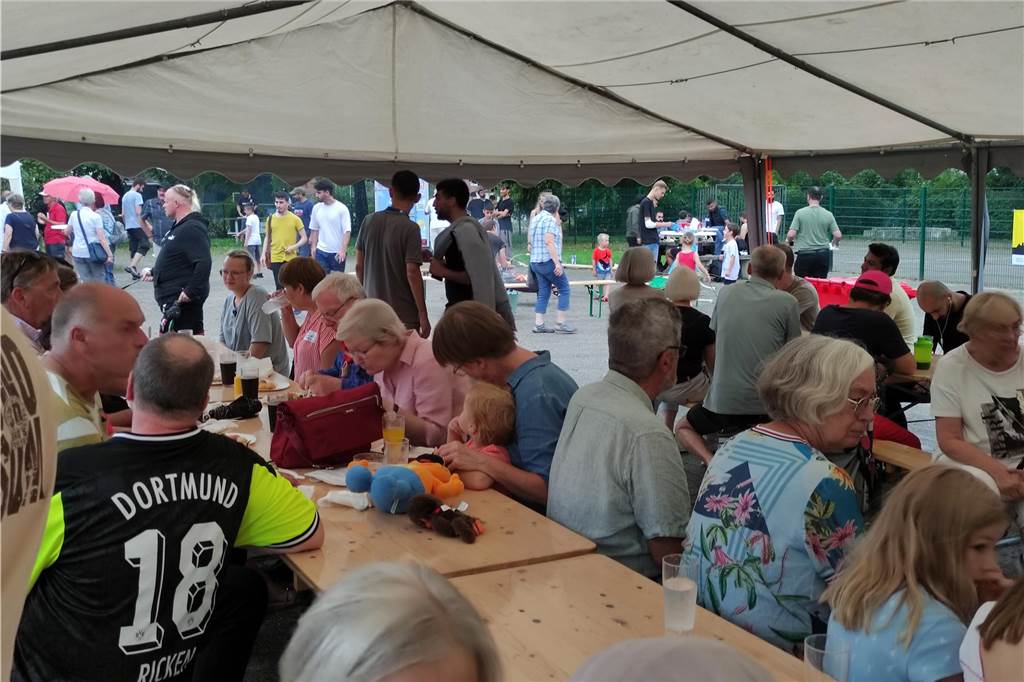Impressionen vom Begegnungsfest mit Flüchtlingen am Samstag (19. August) auf dem Gelände des Förderzentrums Nord.