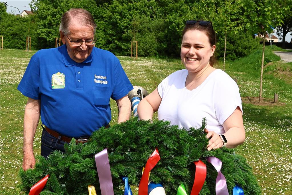 Impressionen vom Maibaumaufstellen der Schützen Haltern-West