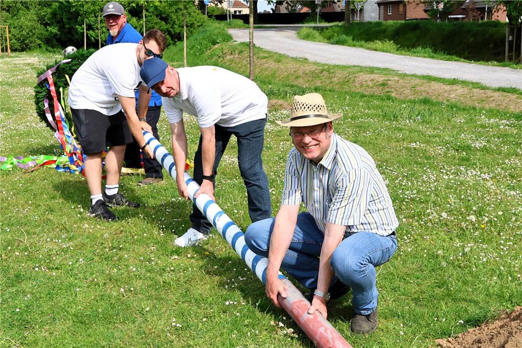 Impressionen vom Maibaumaufstellen der Schützen Haltern-West