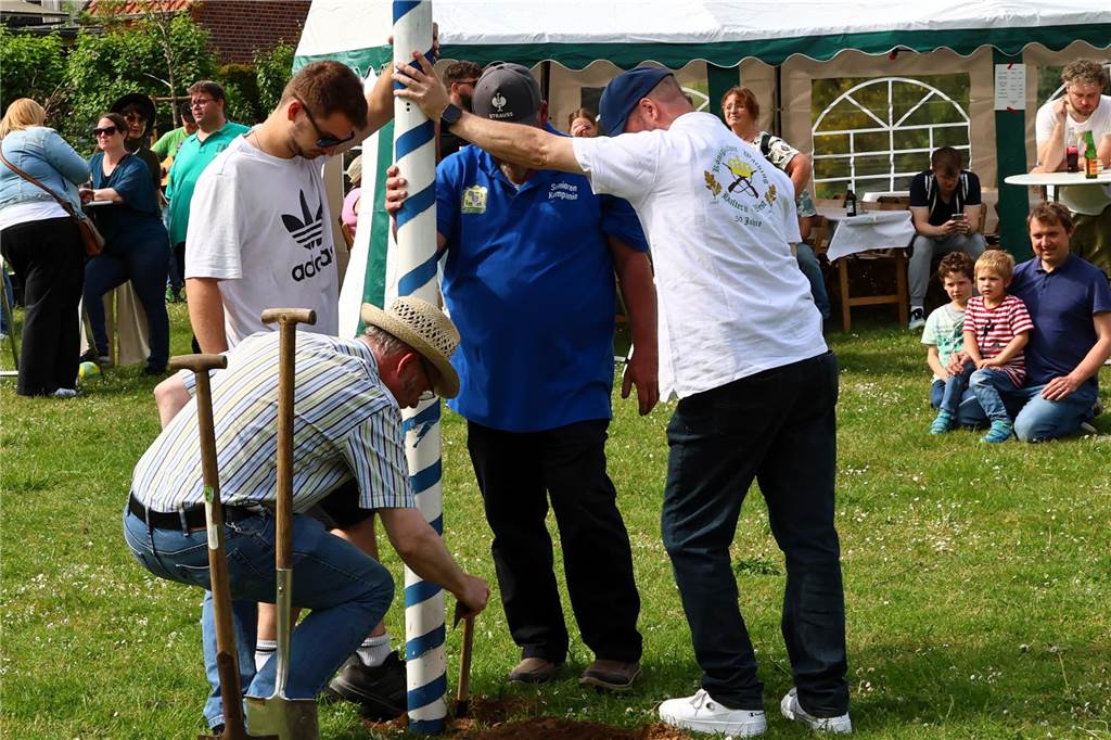 Impressionen vom Maibaumaufstellen der Schützen Haltern-West