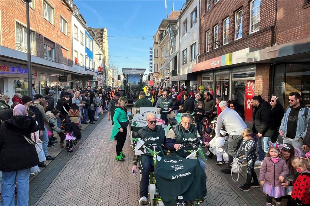 Impressionen vom Rosenmontagszug 2025 in Dorsten
