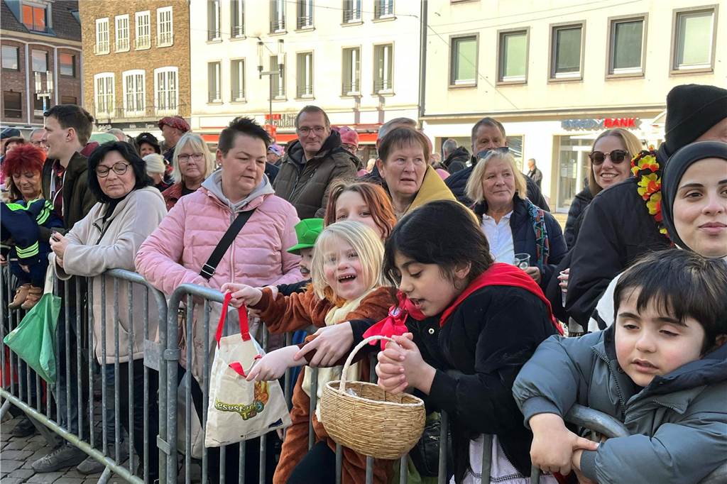 Impressionen vom Rosenmontagszug 2025 in Dorsten