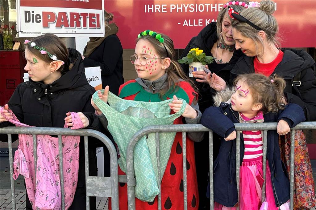 Impressionen vom Rosenmontagszug 2025 in Dorsten