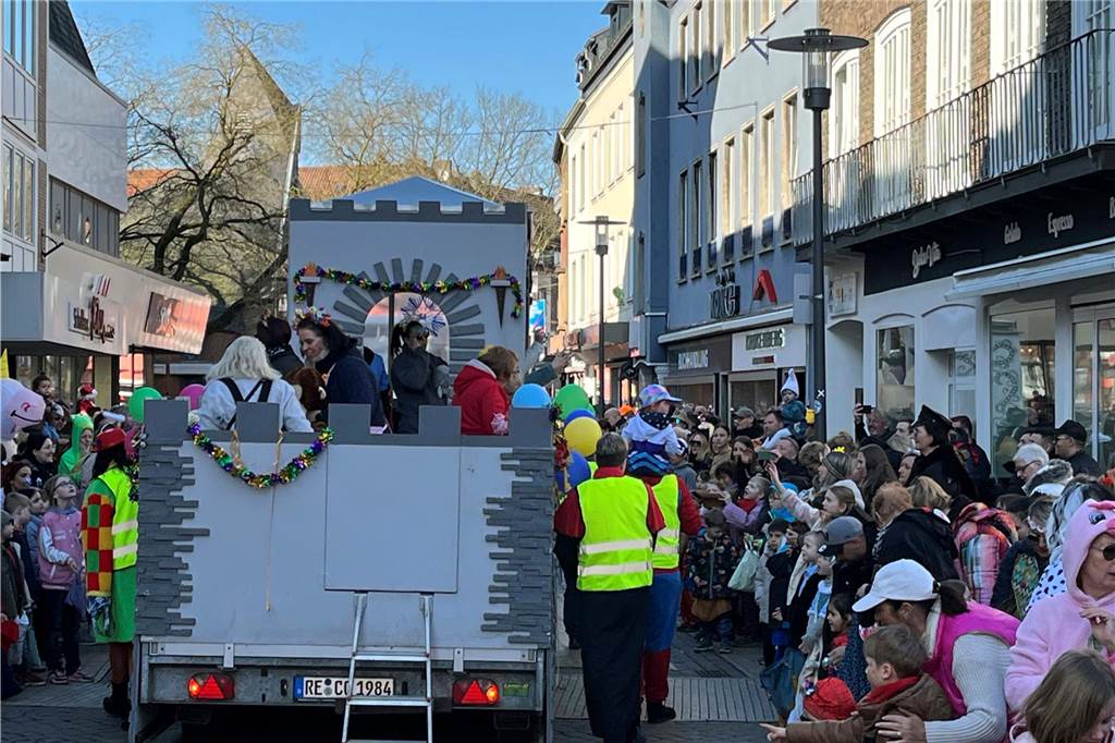 Impressionen vom Rosenmontagszug 2025 in Dorsten