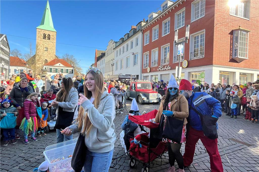 Impressionen vom Rosenmontagszug 2025 in Dorsten