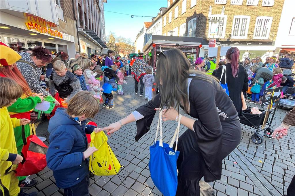 Impressionen vom Rosenmontagszug 2025 in Dorsten