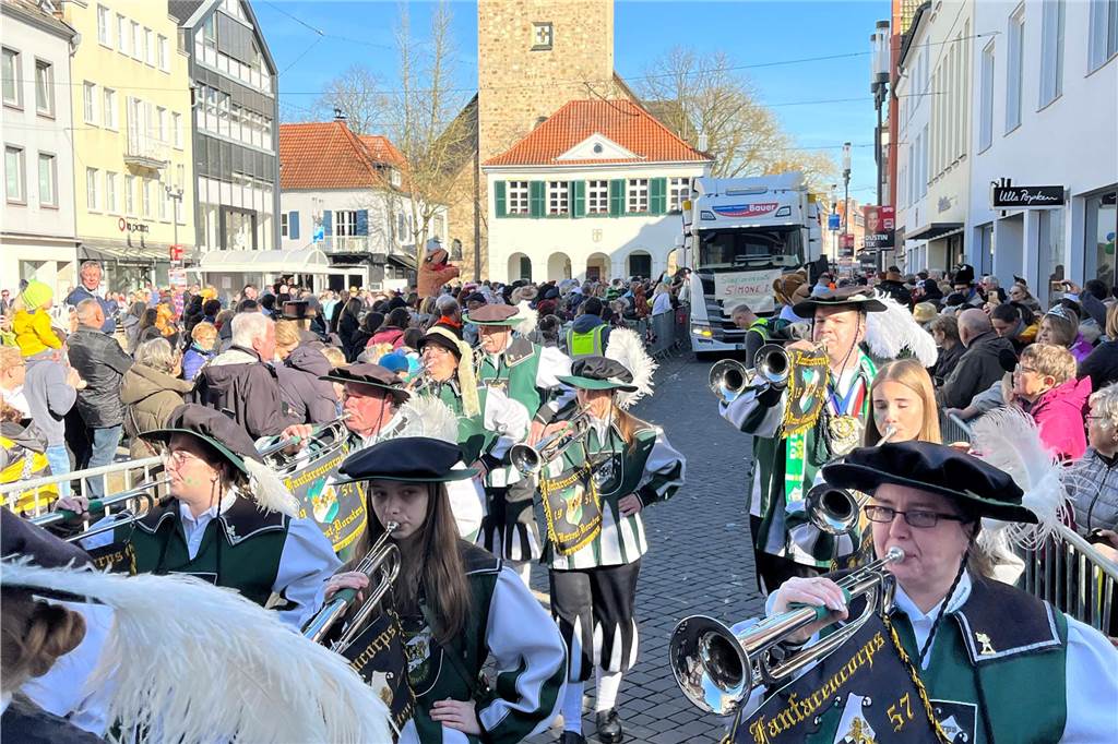 Impressionen vom Rosenmontagszug 2025 in Dorsten