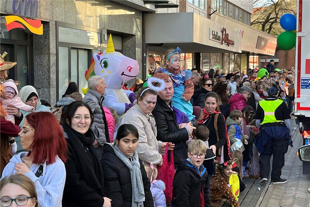 Impressionen vom Rosenmontagszug 2025 in Dorsten