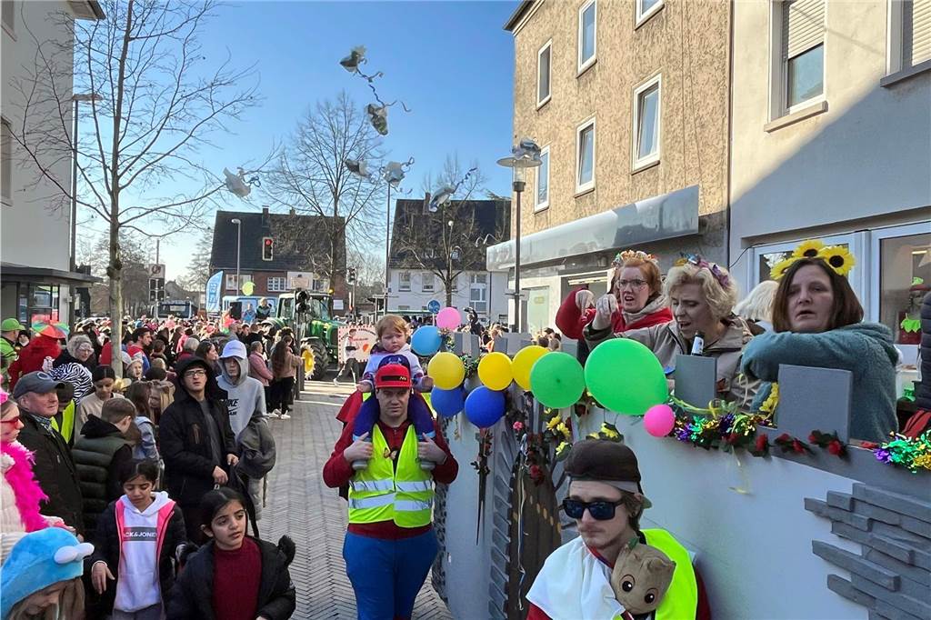 Impressionen vom Rosenmontagszug 2025 in Dorsten