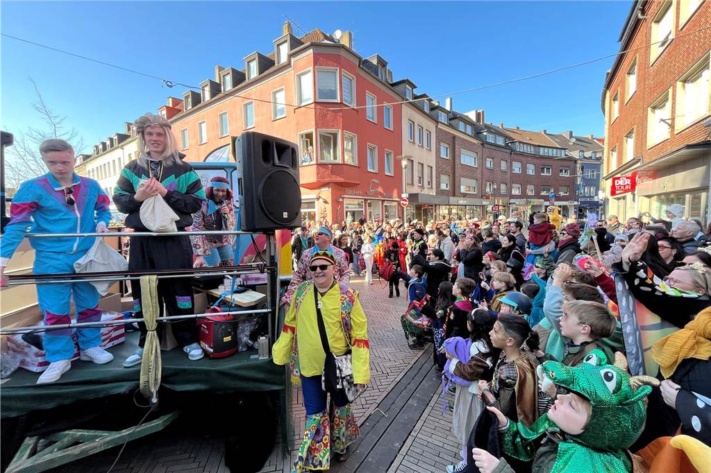 Impressionen vom Rosenmontagszug 2025 in Dorsten
