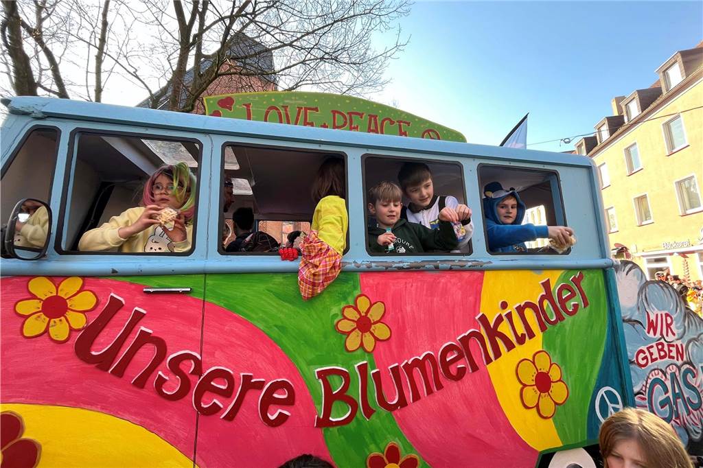 Impressionen vom Rosenmontagszug 2025 in Dorsten