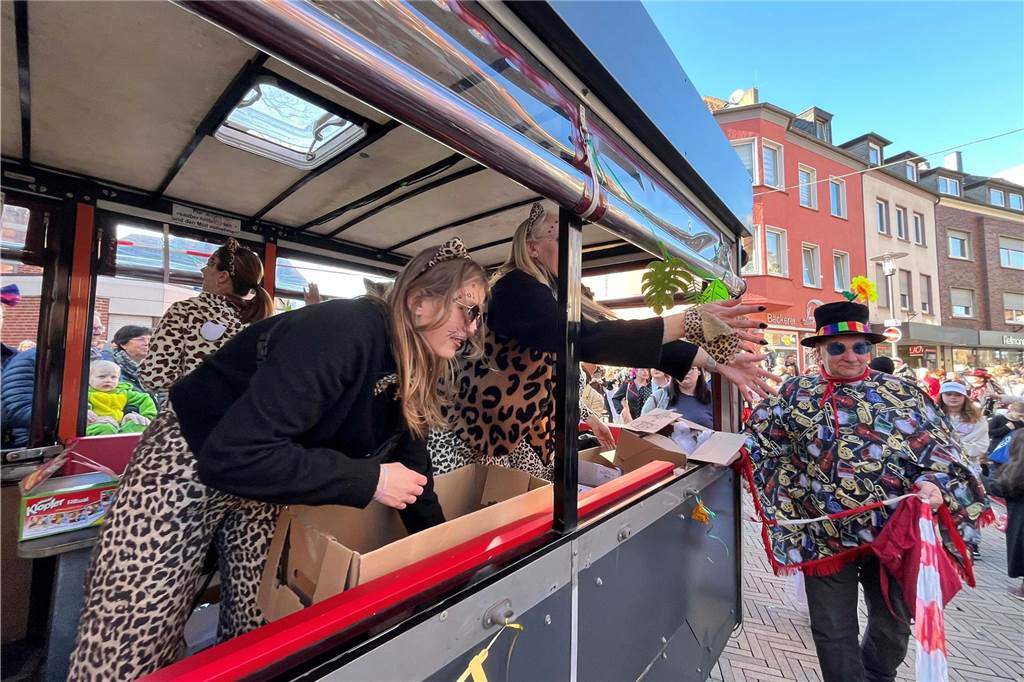 Impressionen vom Rosenmontagszug 2025 in Dorsten