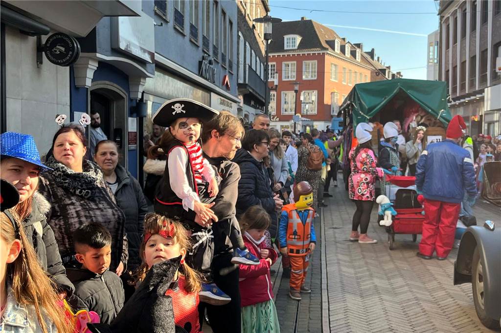 Impressionen vom Rosenmontagszug 2025 in Dorsten