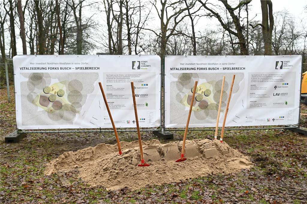 Impressionen vom Spatenstich für den Spielplatz im Forks Busch