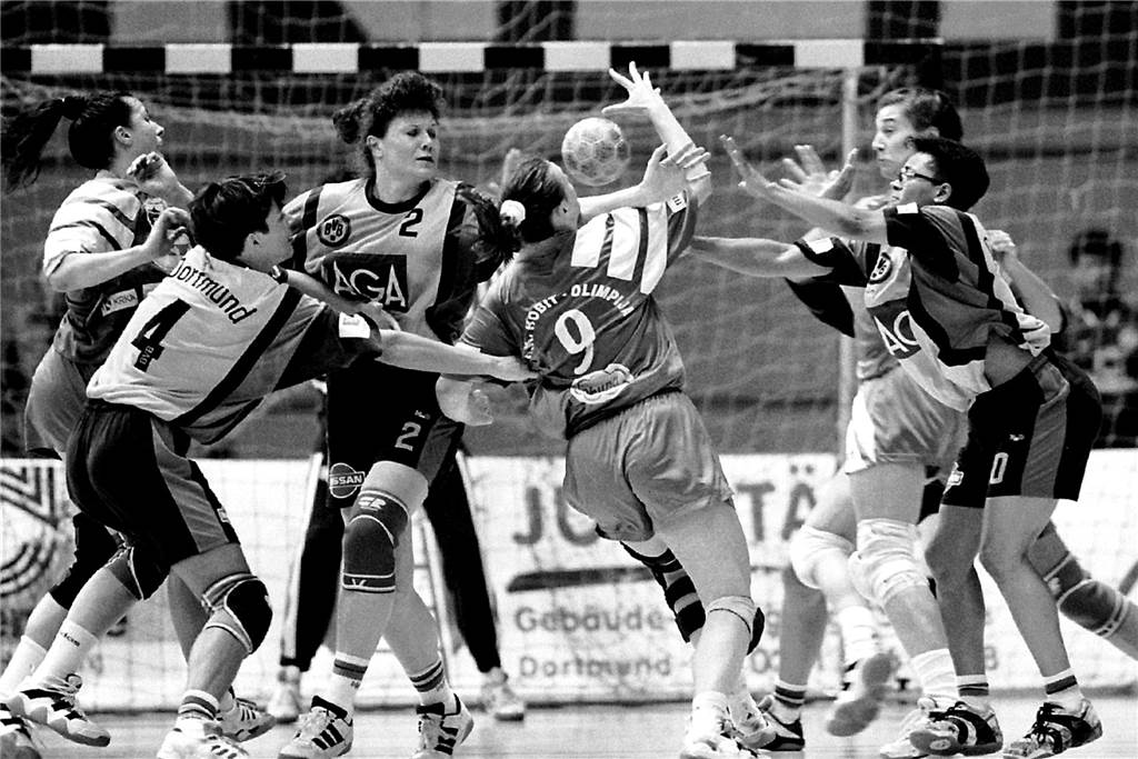 Impressionen vom Spiel der BVB-Handballerinnen 1997 gegen Ljubljana.