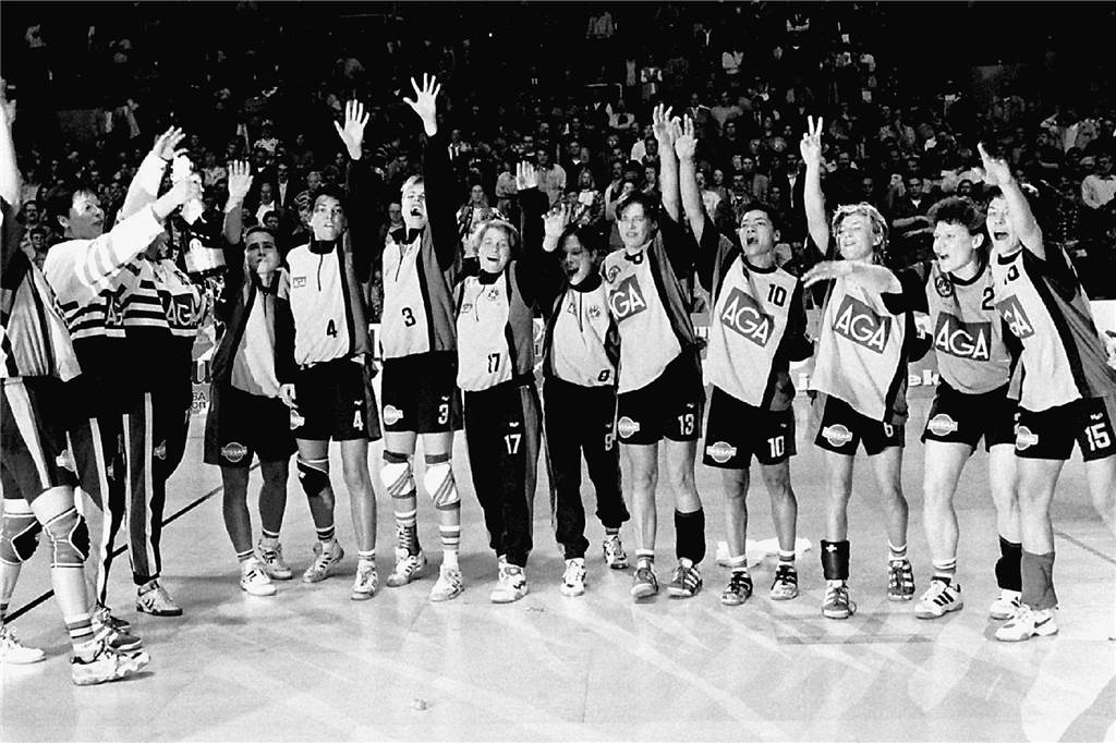 Impressionen vom Spiel der BVB-Handballerinnen 1997 gegen Ljubljana.