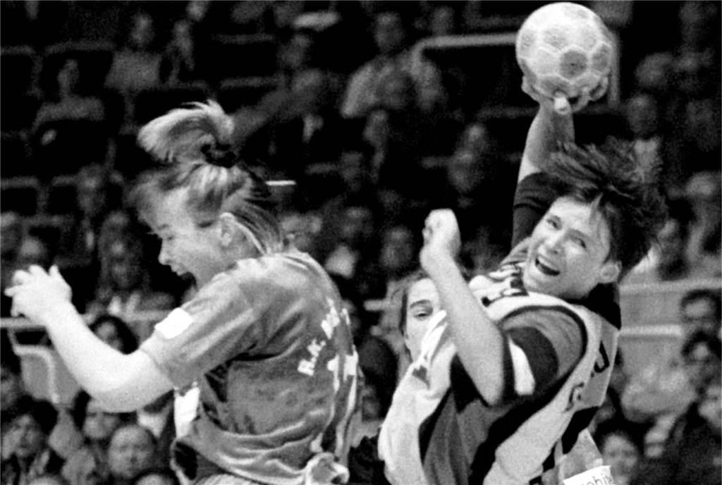 Impressionen vom Spiel der BVB-Handballerinnen 1997 gegen Ljubljana.