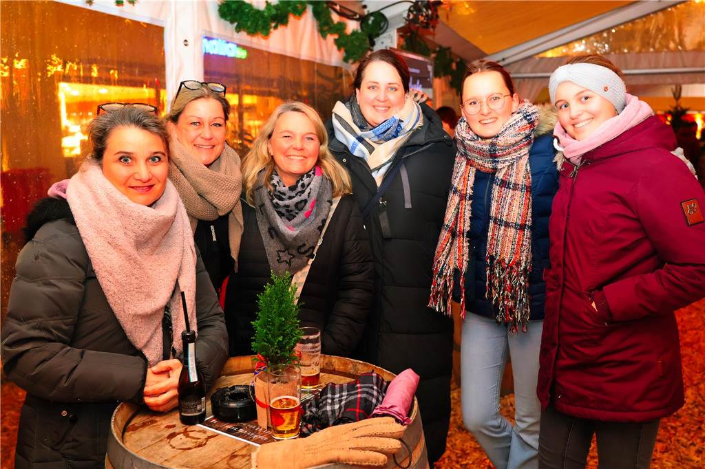 Impressionen vom Winterzauber auf dem Marktplatz in Dorsten mit WirSing