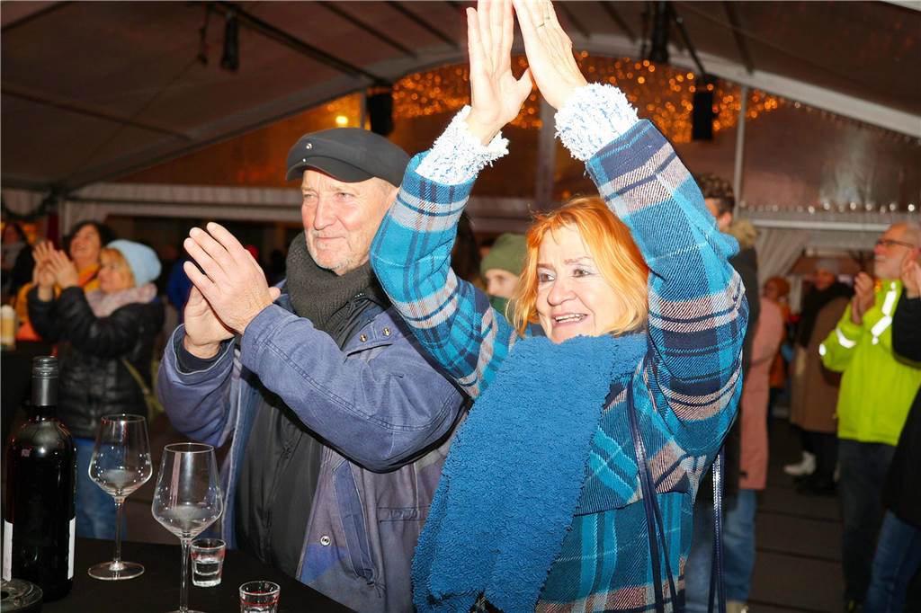 Impressionen vom Winterzauber auf dem Marktplatz in Dorsten mit WirSing