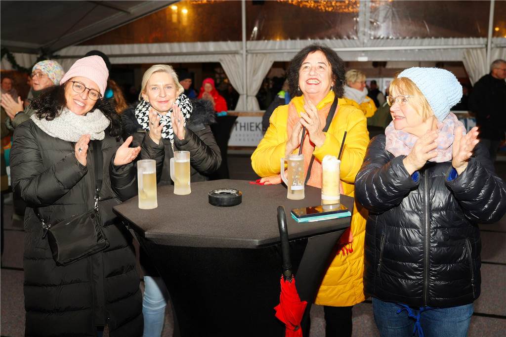 Impressionen vom Winterzauber auf dem Marktplatz in Dorsten mit WirSing